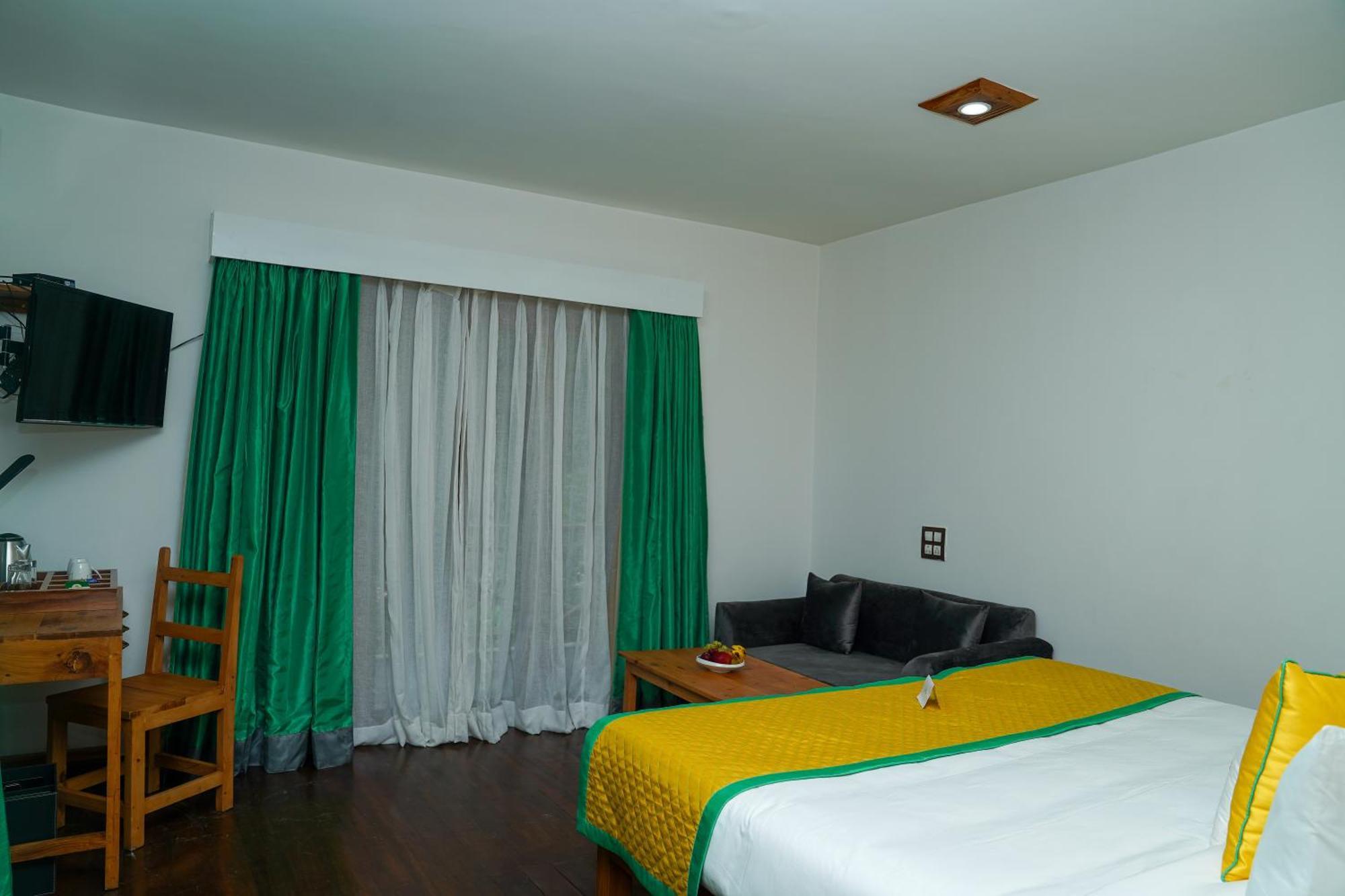 Zone Connect By The Park, Manali Hotell Exteriör bild