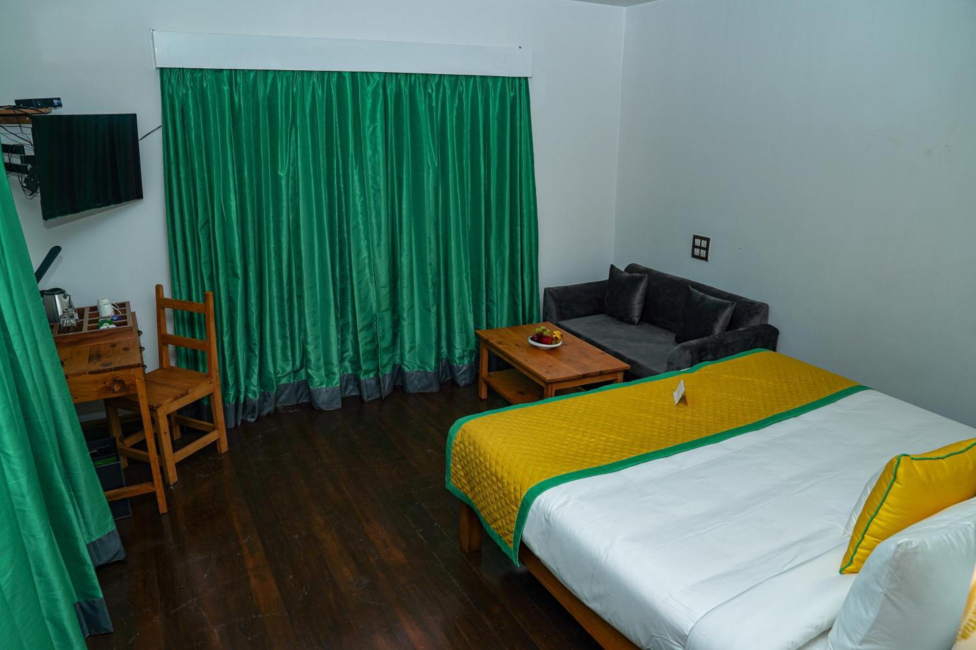 Zone Connect By The Park, Manali Hotell Exteriör bild